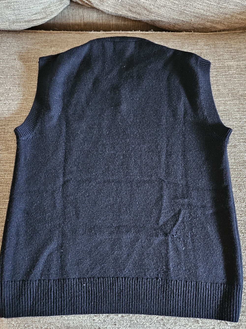 Banana Republic Classic Men’s Navy V-Neck Sweater Vest - Picture 2 of 4